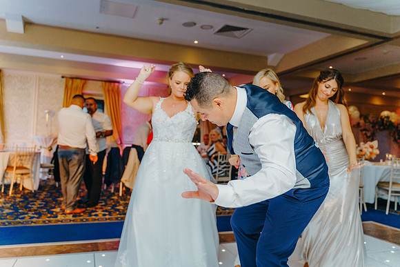 Ailbhen  Cavit Wedd-700