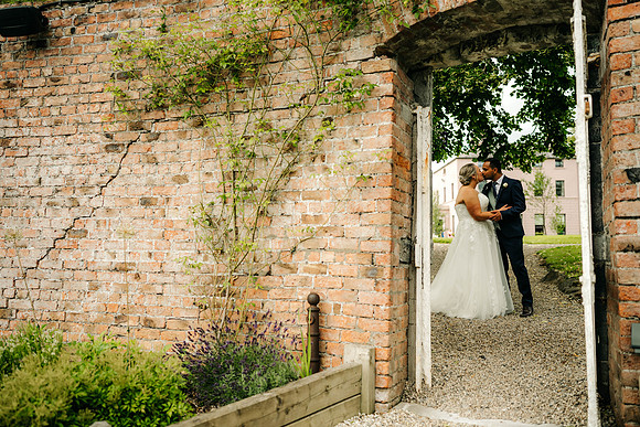 MAURA + ISHWAR-584